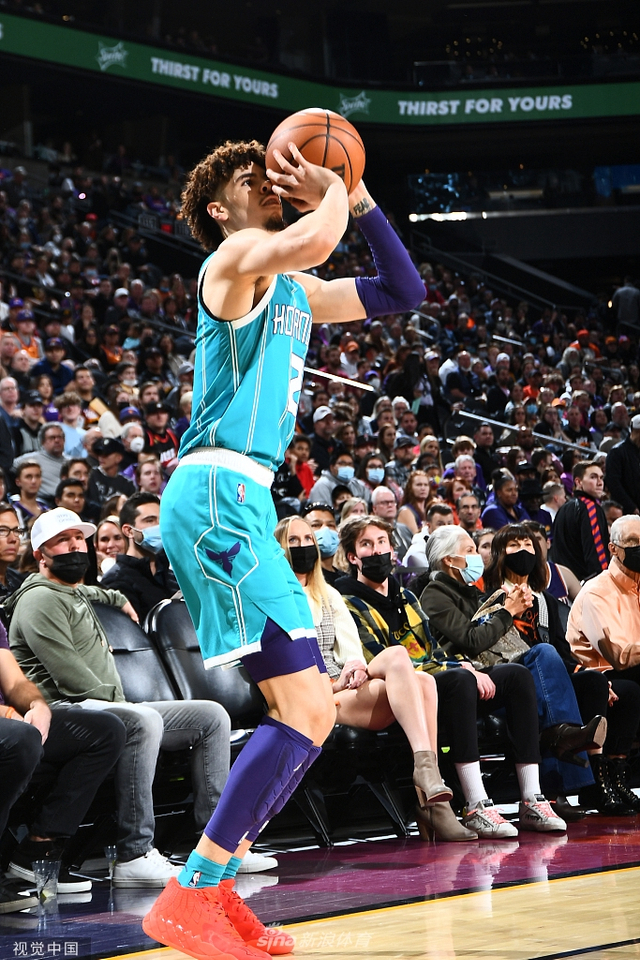 认为他与东 认为他与东