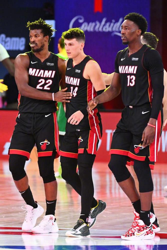 专家展开合 专家展开合